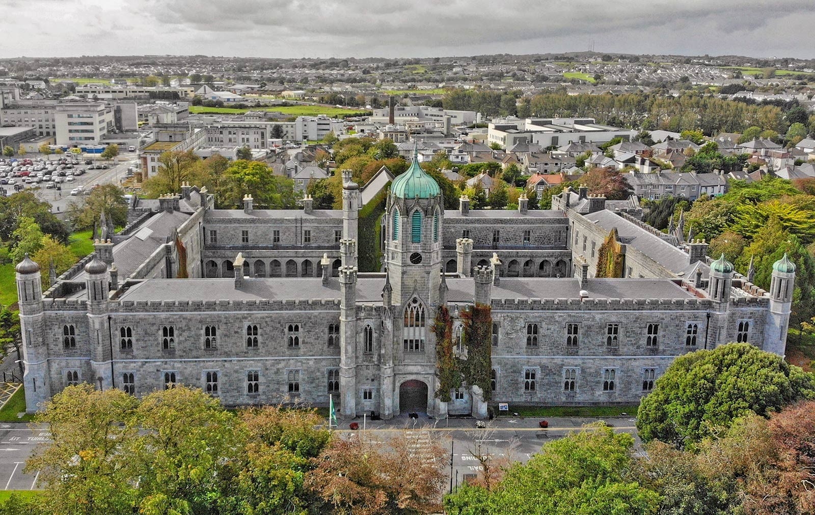 Universidad de Galway NUI para campamento de verano 2025