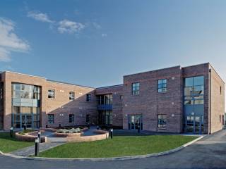 Colegios de Irlanda - Holy Family Secondary School - Kildare